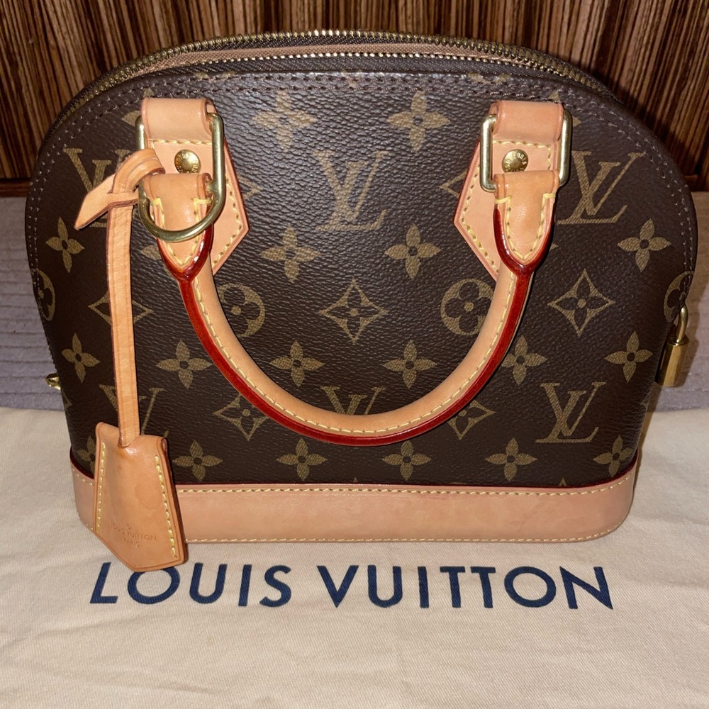 Louis Vuitton Alma BB.